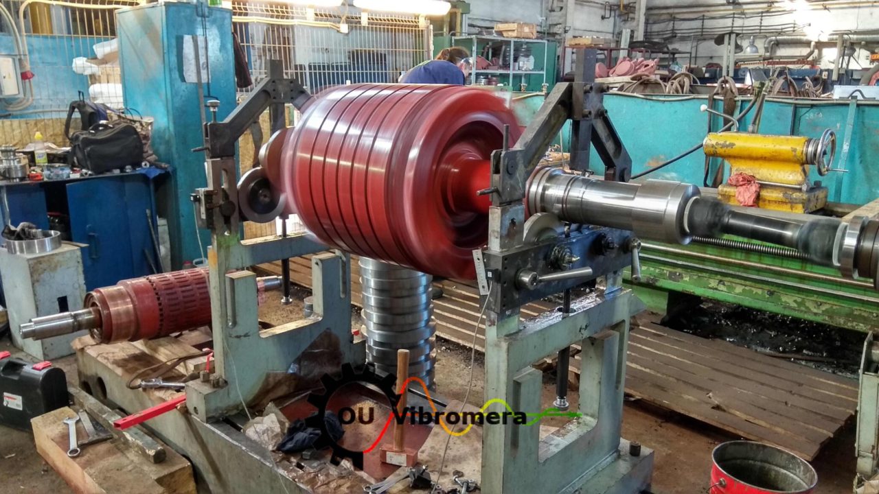 Electric motor rotor balancing. Balancing machine.