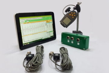 Portable balancer, vibration analyzer