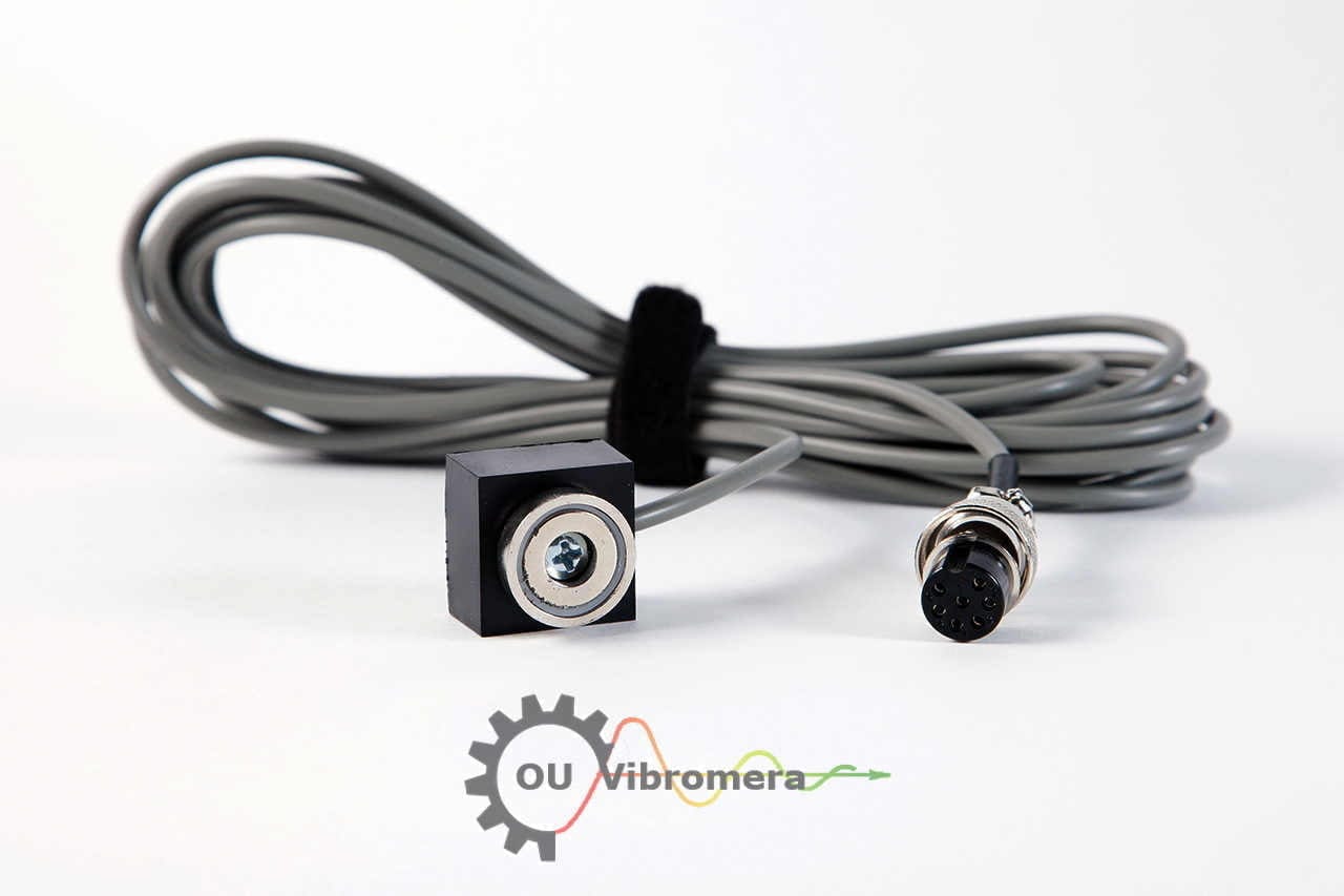 Vibrační senzor s magnetickou základnou